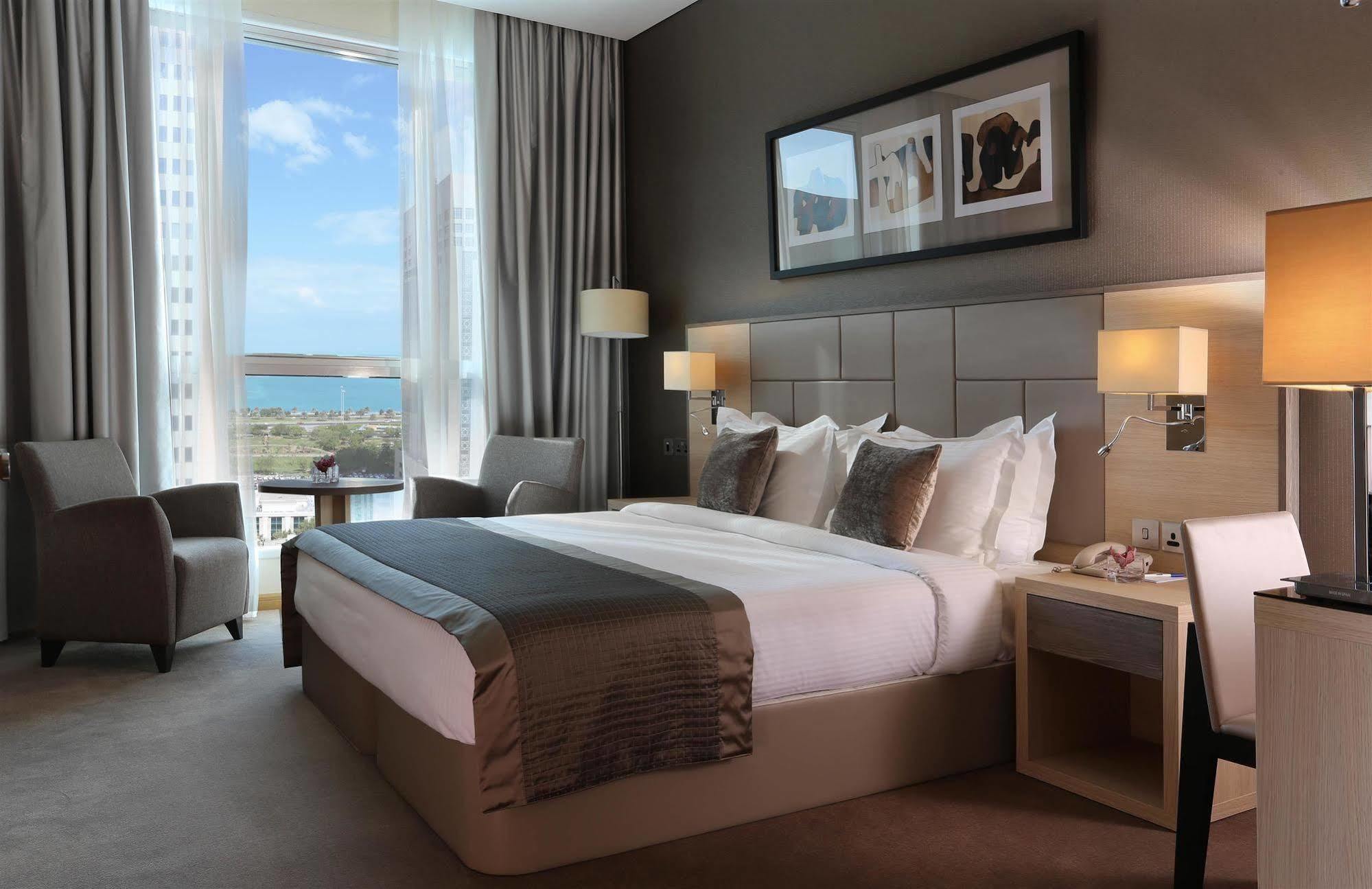 Tryp By Wyndham Abu Dhabi City Center Eksteriør billede