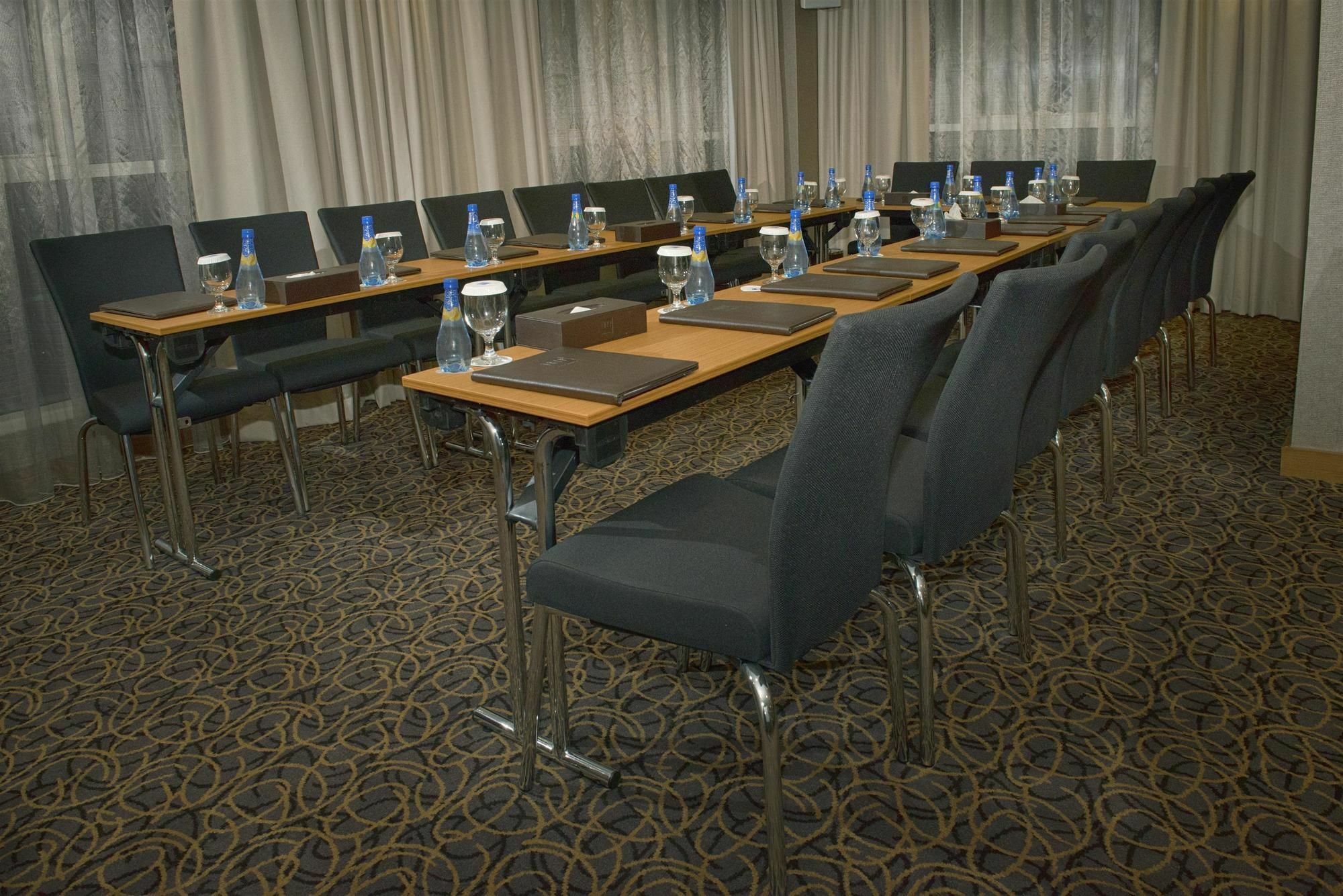 Tryp By Wyndham Abu Dhabi City Center Eksteriør billede